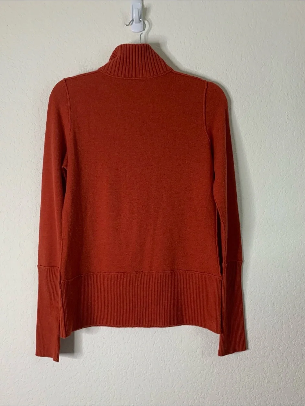 Tory Burch women’s orange wool/ cashmere long sleeve turtleneck sweater S